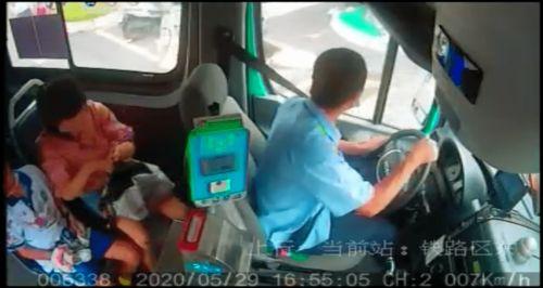 国产化妆品翻车视频大全,揭秘网红产品背后的真相  第3张